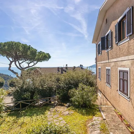 Baia Blu Amati Daire Lerici